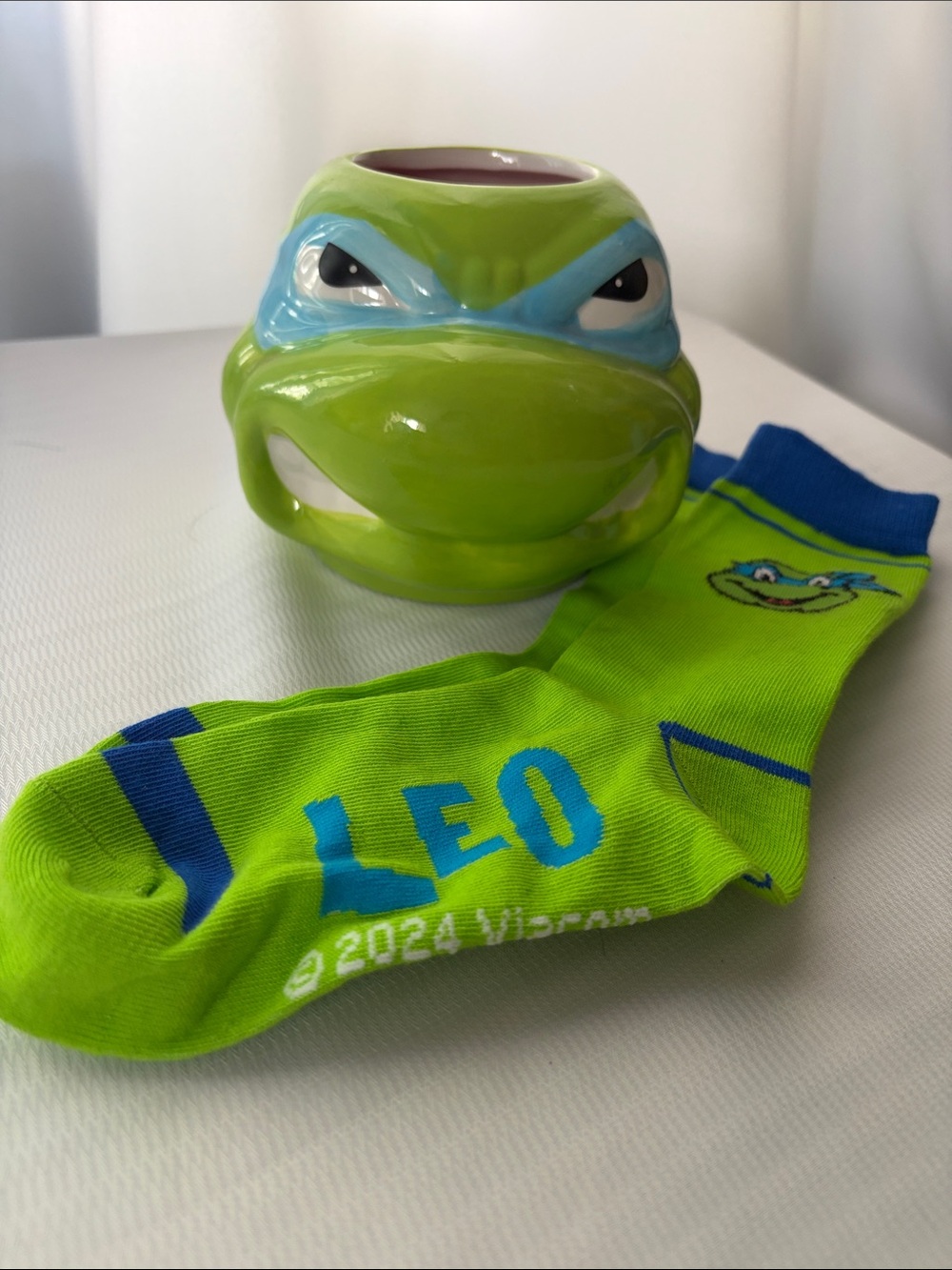 Teenage Mutant Ninja Turtles Leonardo Mug & Socks - Bright Green & Blue